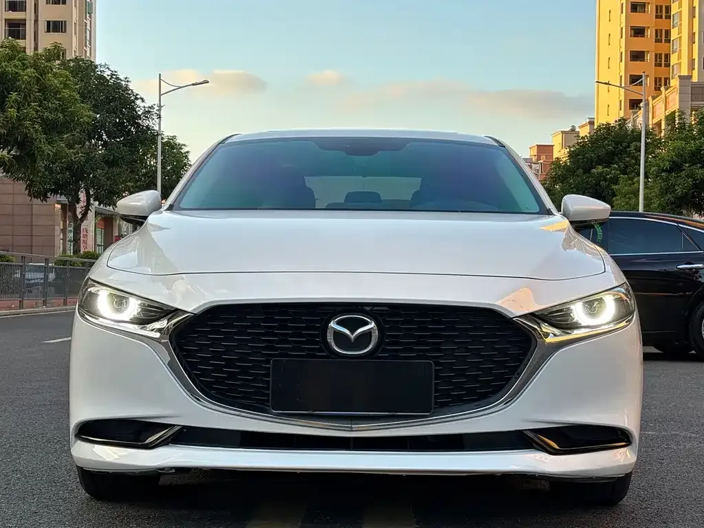 Mazda 3 Axela 2022 из CN, фото 2