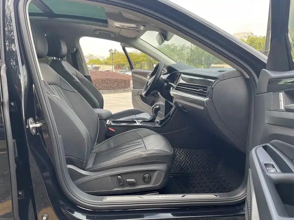 Volkswagen Passat 2022 из CN, фото 10