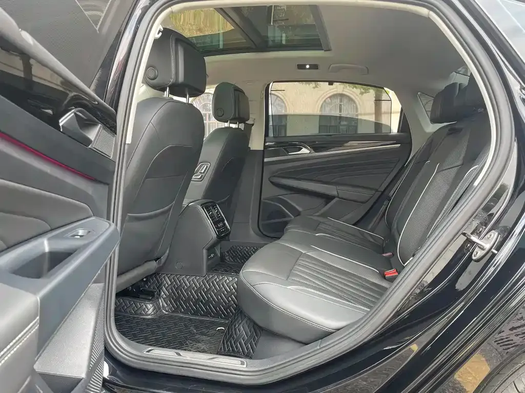 Volkswagen Passat 2022 из CN, фото 9