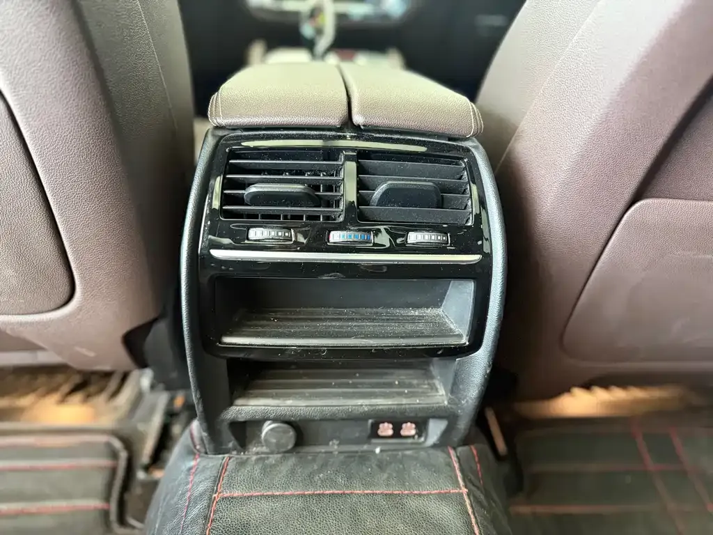 BMW 5 Series 2021 из CN, фото 7