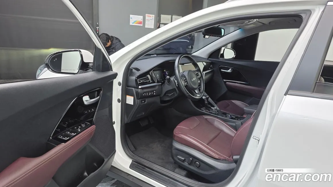 Kia Niro — фото 10