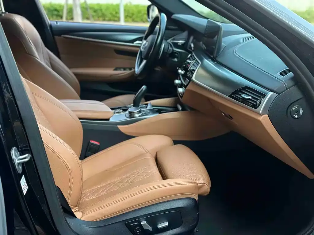 BMW 5 Series (Import) 2022 из CN, фото 5