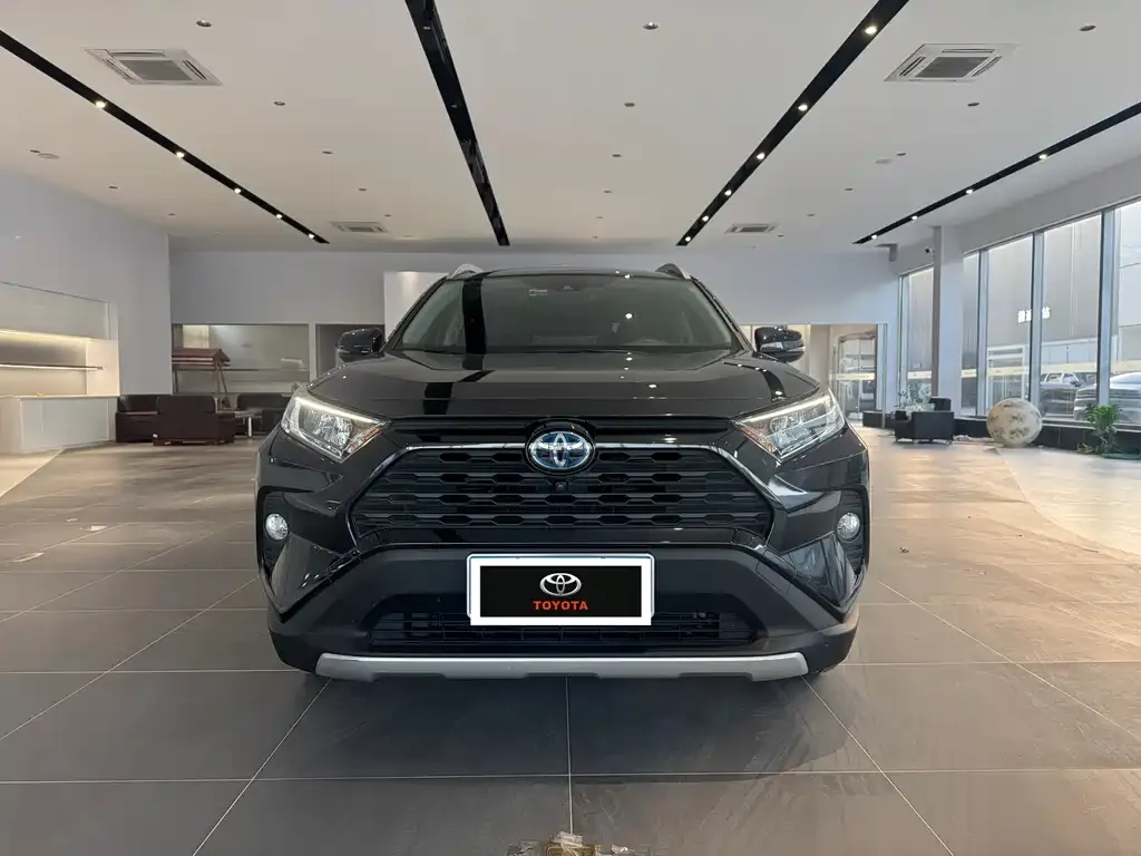 Toyota RAV4 2023 из CN, фото 2