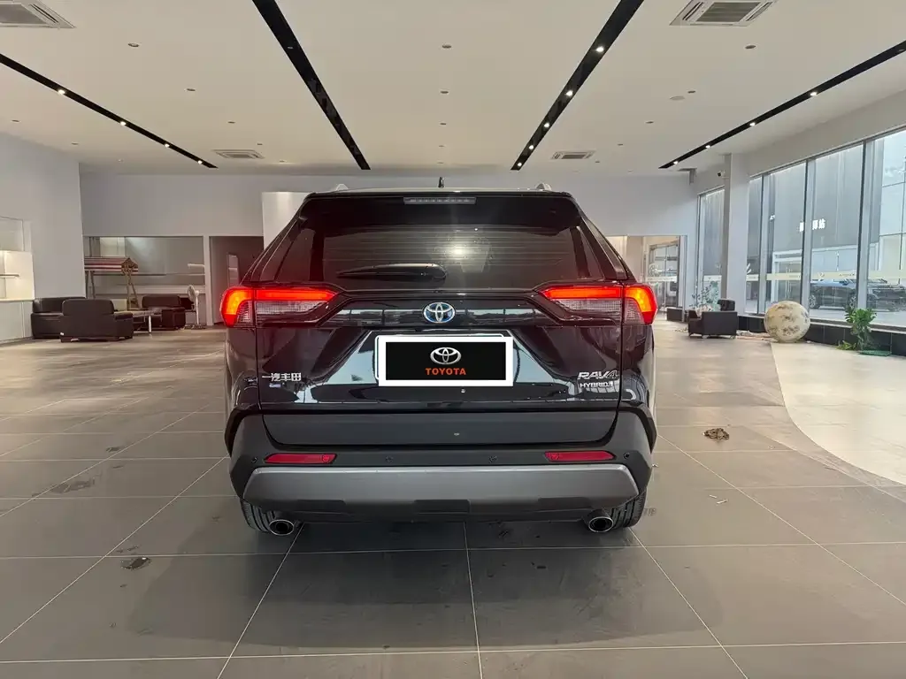 Toyota RAV4 2023 из CN, фото 5
