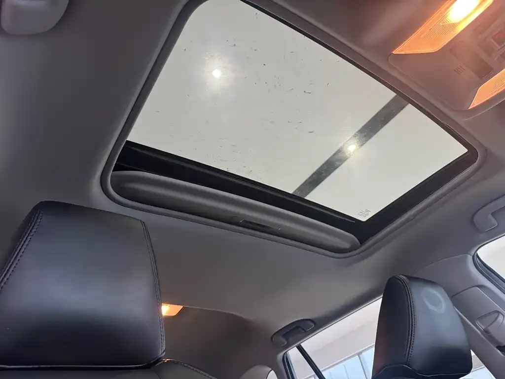 Toyota RAV4 2023 из CN, фото 7