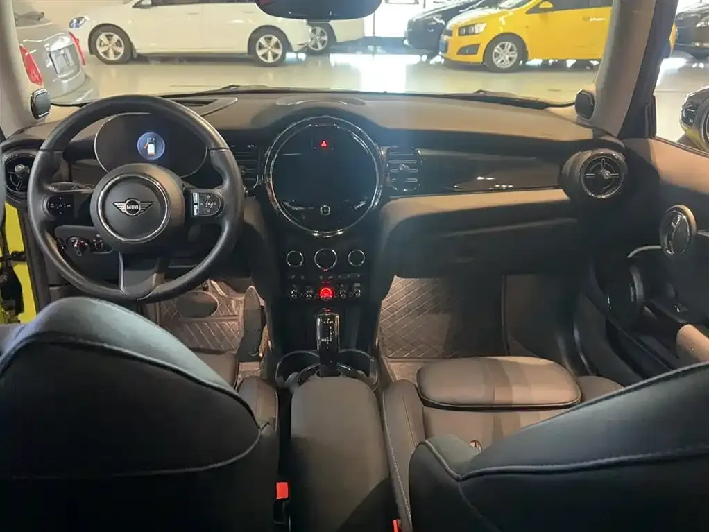 MINI Cooper (3-door) 2023 из CN, фото 10
