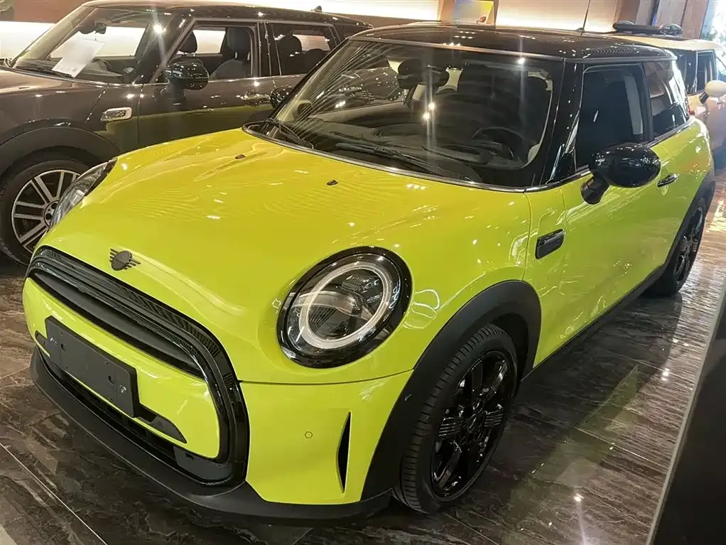 MINI Cooper (3-door) 2023 из CN, фото 2