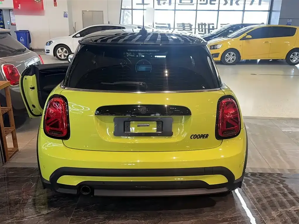 MINI Cooper (3-door) 2023 из CN, фото 6