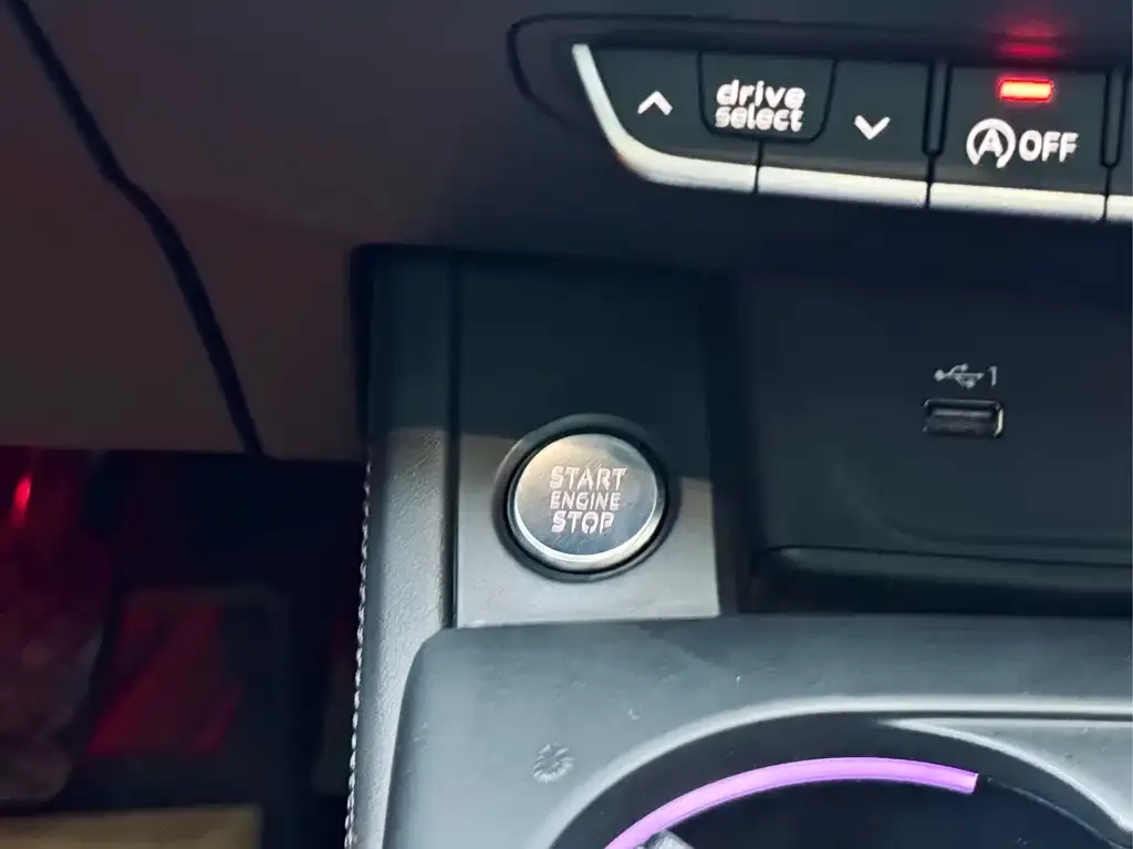 Audi A4L 2022 из CN, фото 7