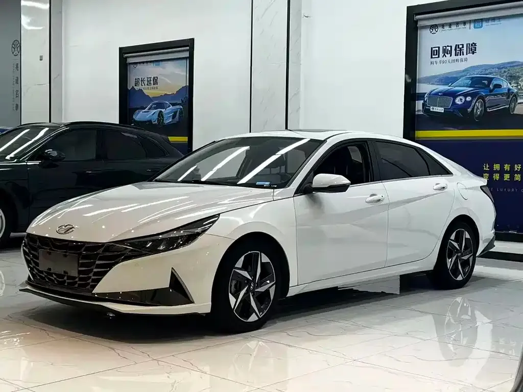 Hyundai Elantra 2022 из CN, фото 1