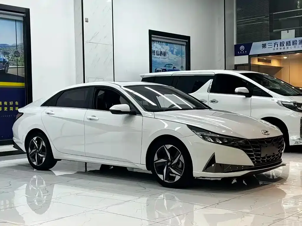 Hyundai Elantra 2022 из CN, фото 3