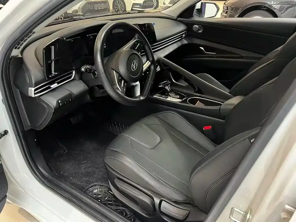 Hyundai Elantra 2022 из CN, фото 6