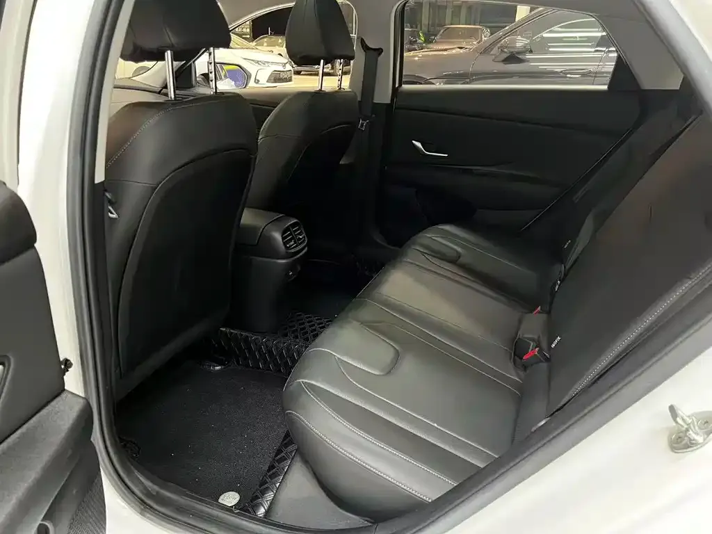Hyundai Elantra 2022 из CN, фото 7