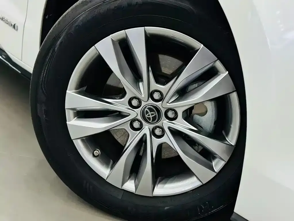 Toyota Sienna 2022 из CN, фото 2