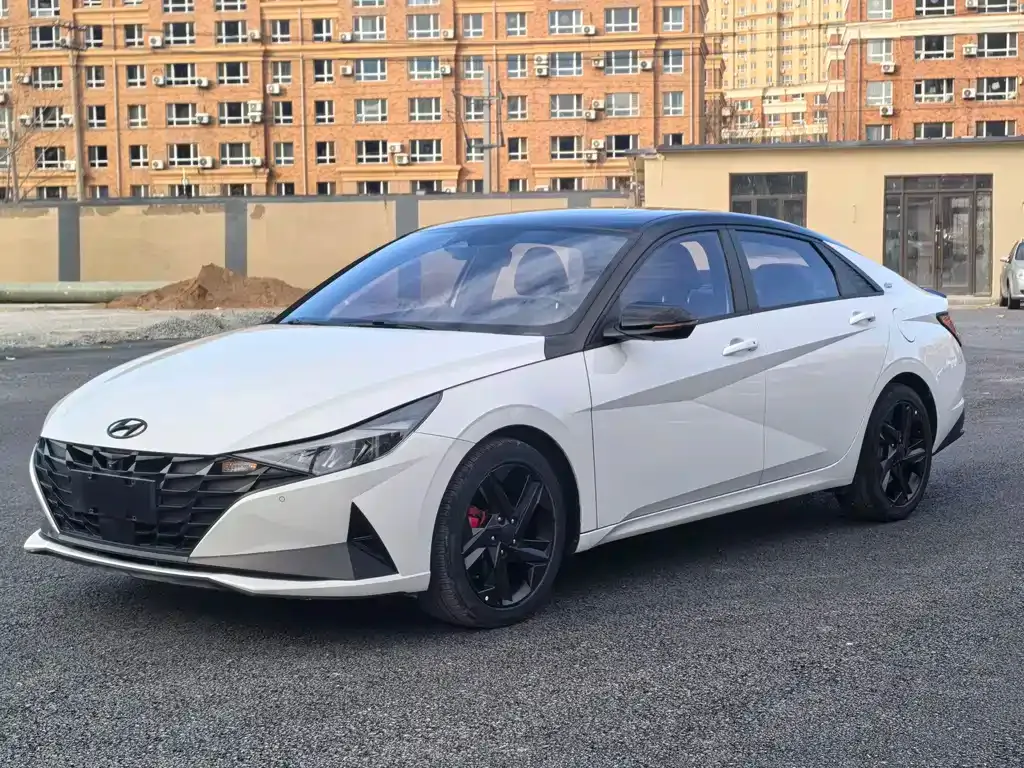 Hyundai Elantra 2023 из CN, фото 1