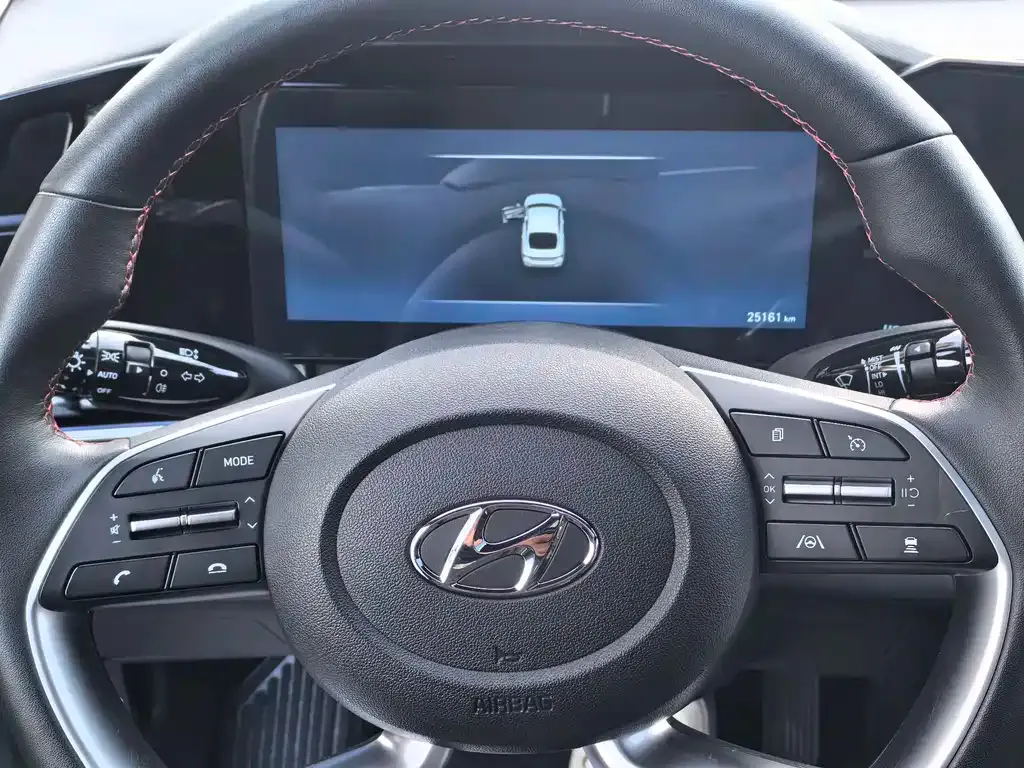 Hyundai Elantra 2023 из CN, фото 10