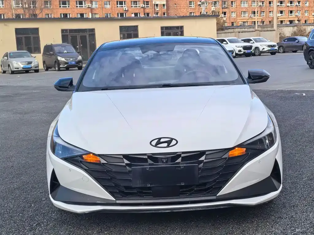 Hyundai Elantra 2023 из CN, фото 2