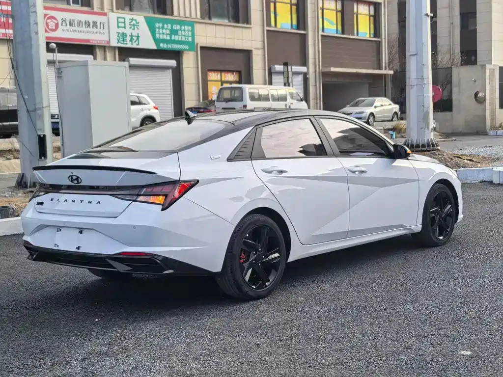 Hyundai Elantra 2023 из CN, фото 4
