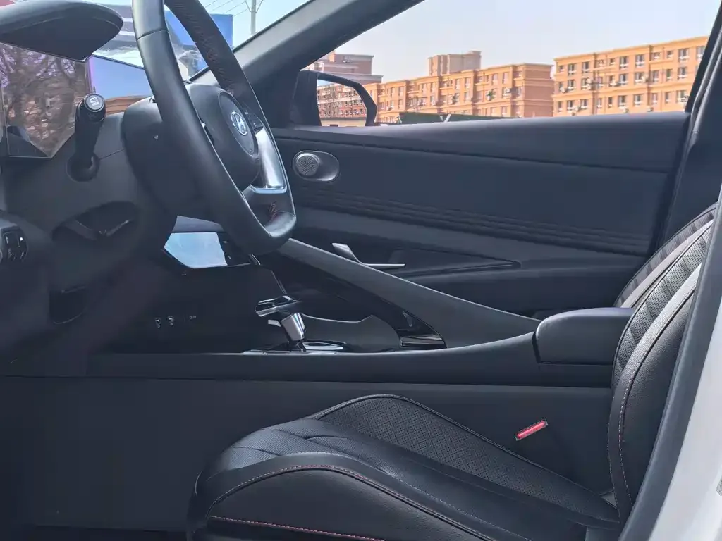 Hyundai Elantra 2023 из CN, фото 8