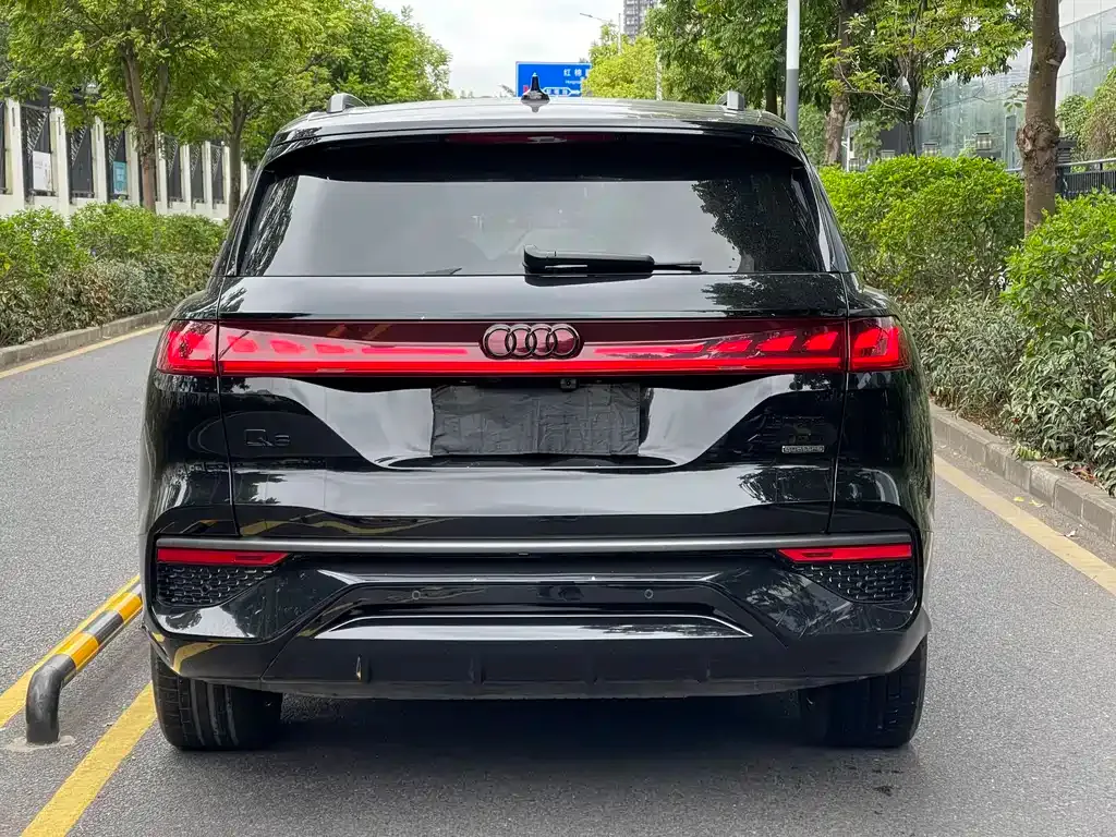 Audi Q6 2023 из CN, фото 8