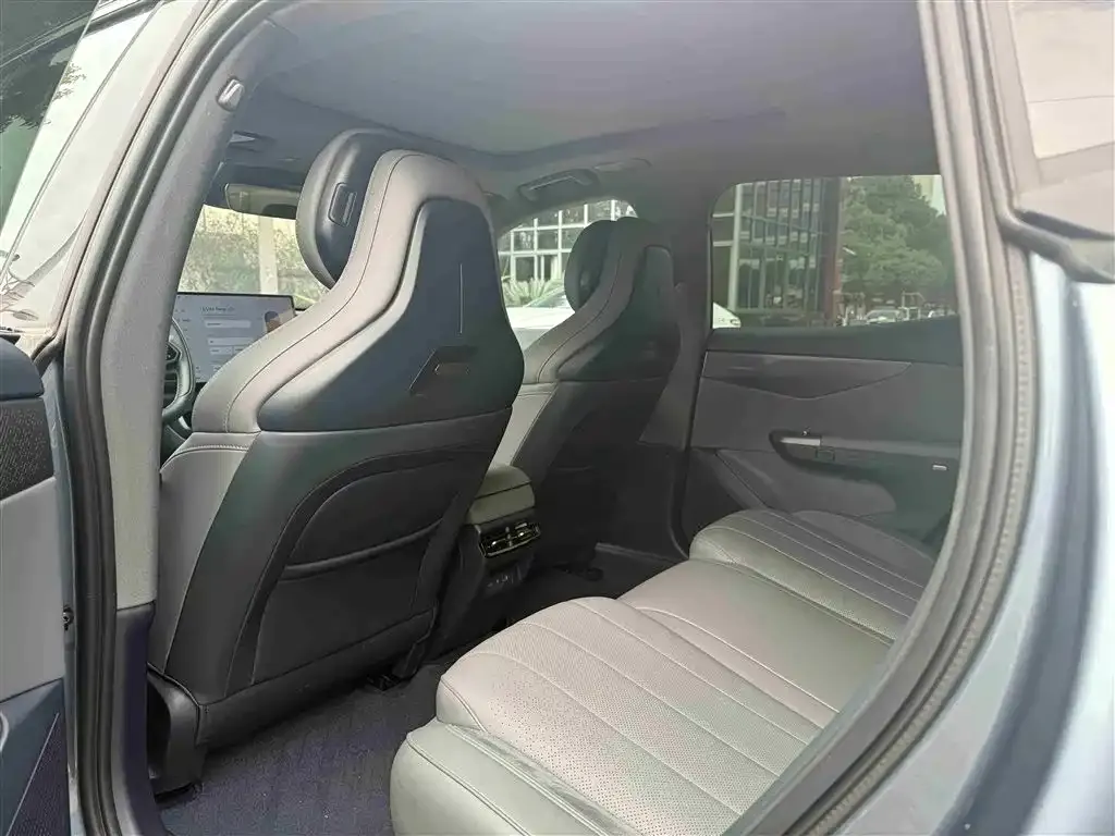 Lynk & Co 07 EM-P 2024 из CN, фото 6