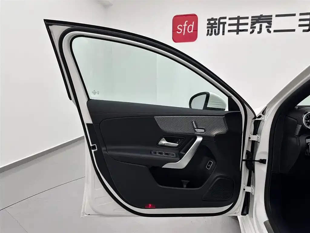 Mercedes-Benz A-Class 2023 из CN, фото 8