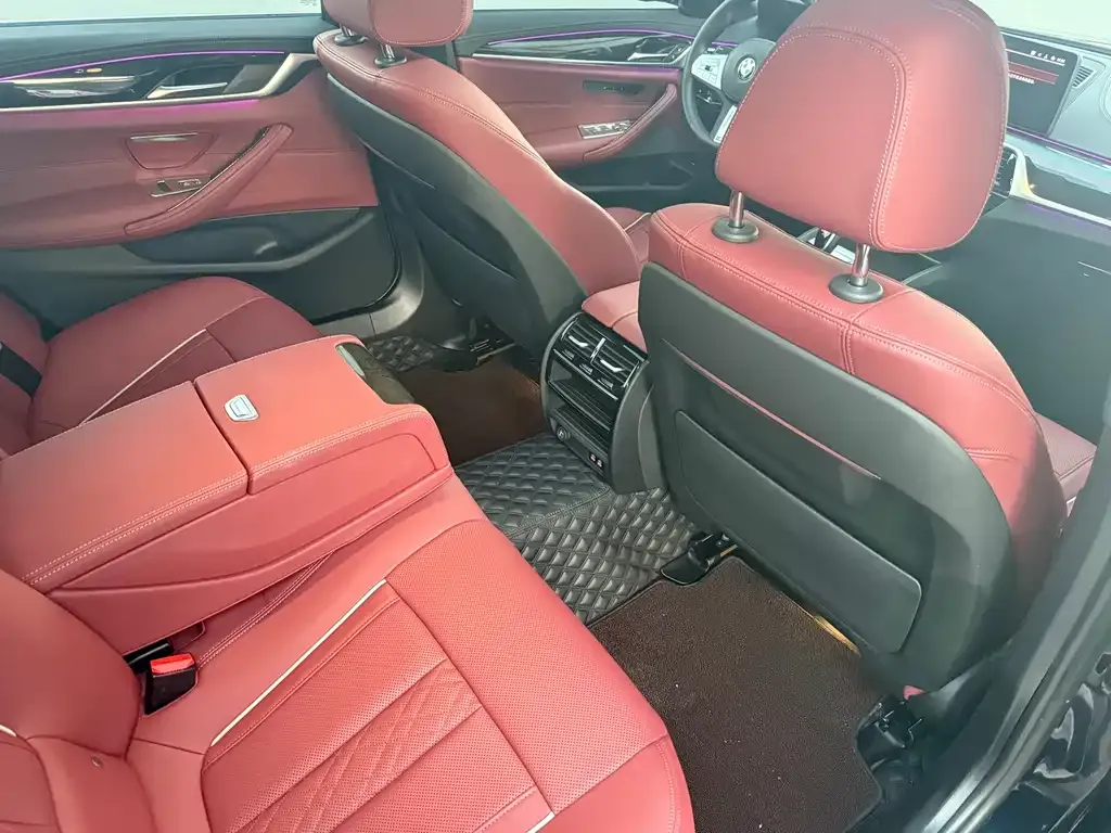 BMW 5 Series 2023 из CN, фото 8