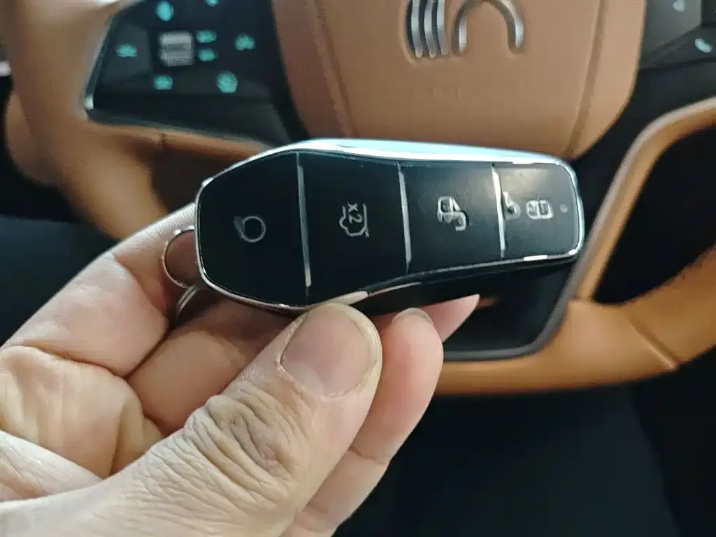 [object Object] 汉L 2025 из CN, фото 9