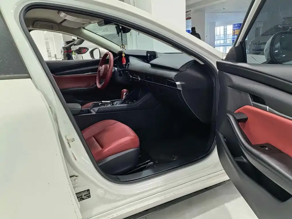 Mazda 3 Axela 2022 из CN, фото 8