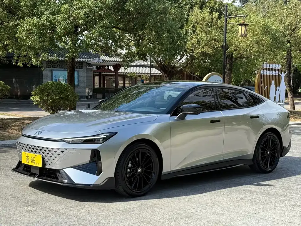 Changan UNI-V 2024 из CN, фото 1