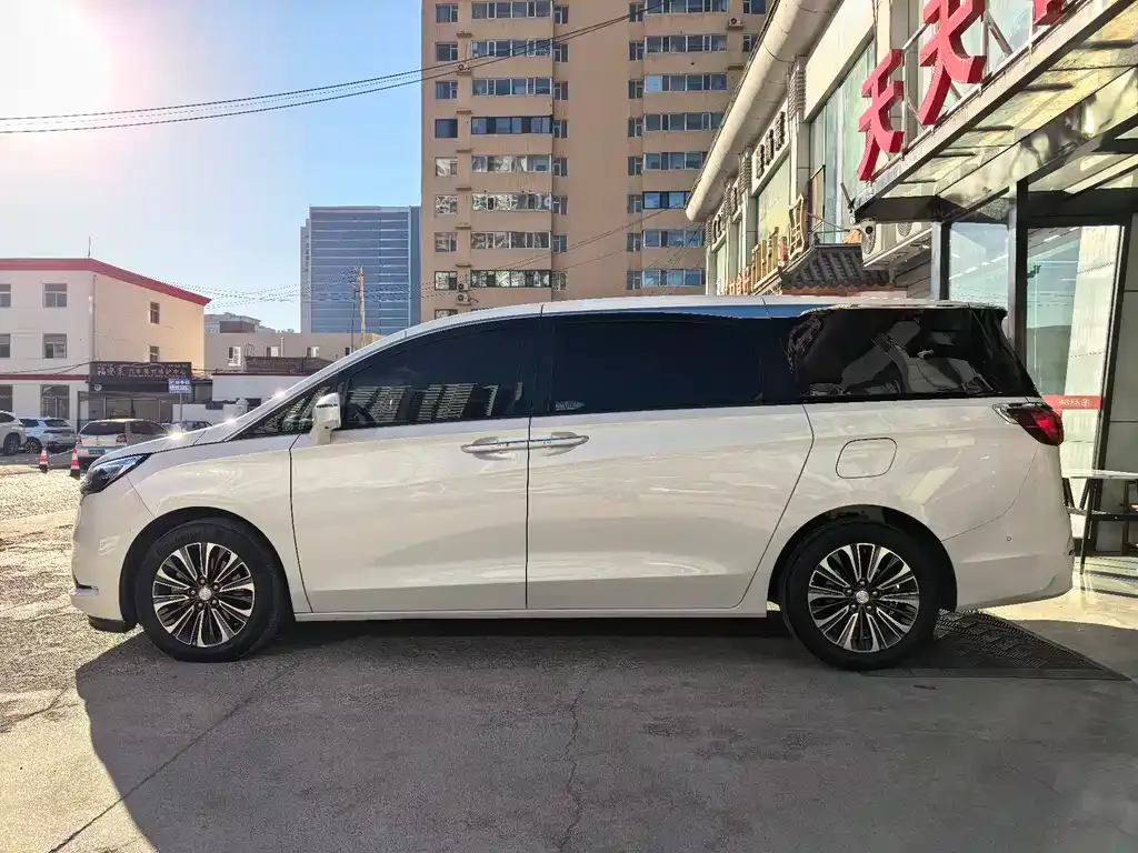 Buick GL8 2021 из CN, фото 3
