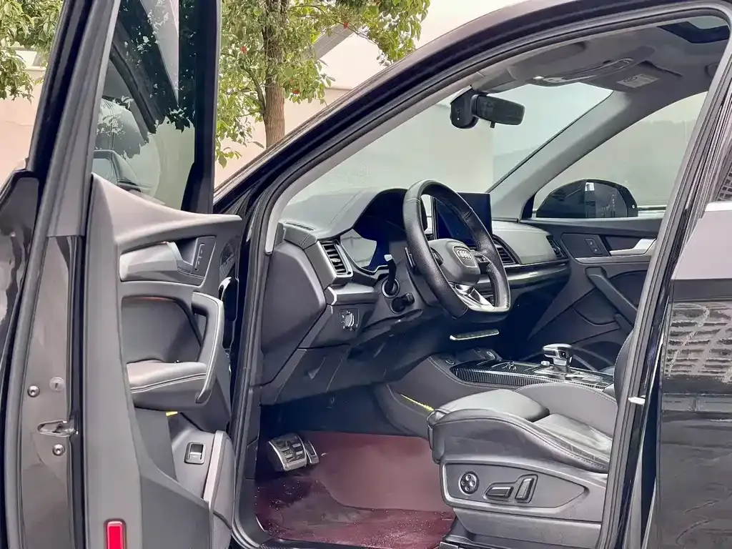 Audi Q5L 2022 из CN, фото 5