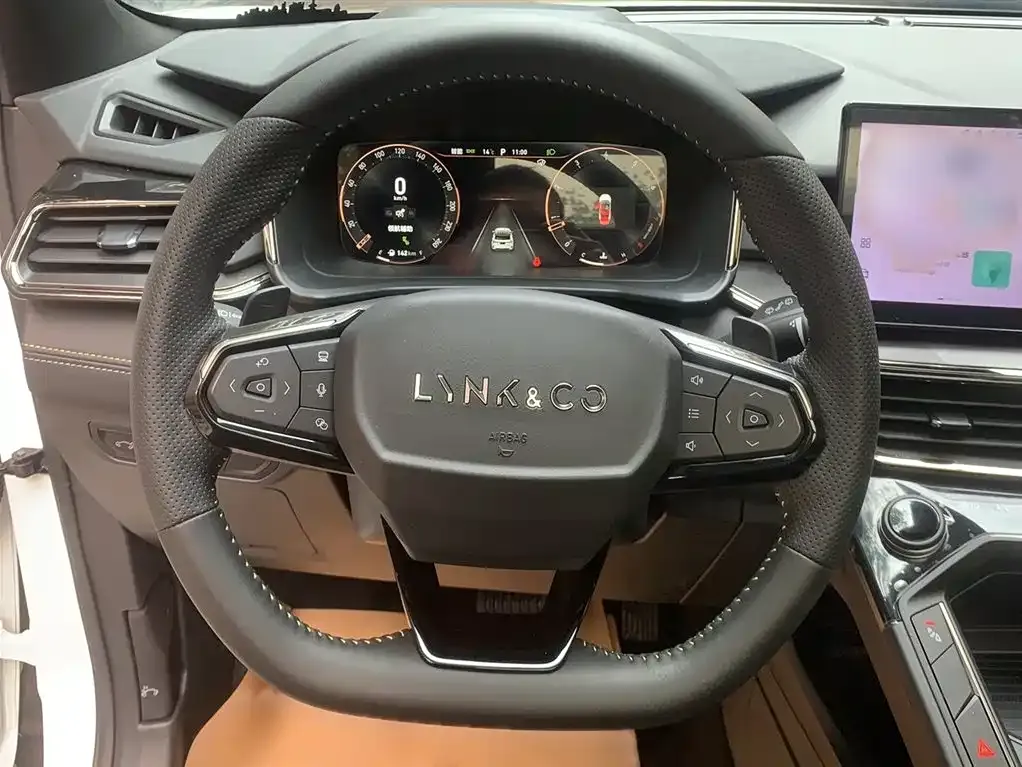 Lynk & Co 06 2023 из CN, фото 5