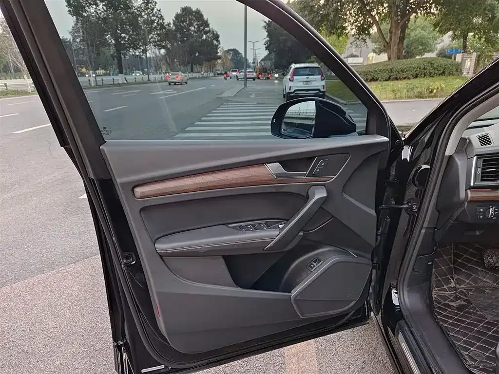 Audi Q5L 2022 из CN, фото 6