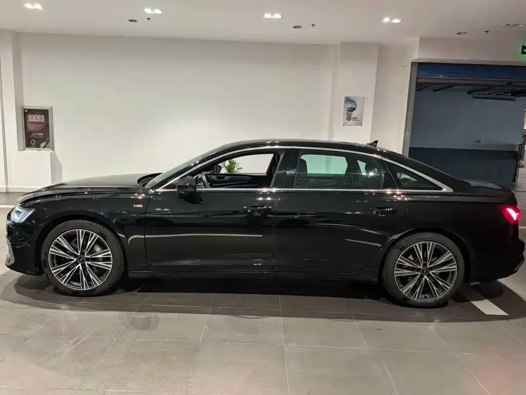 Audi A6L 2024 из CN, фото 2