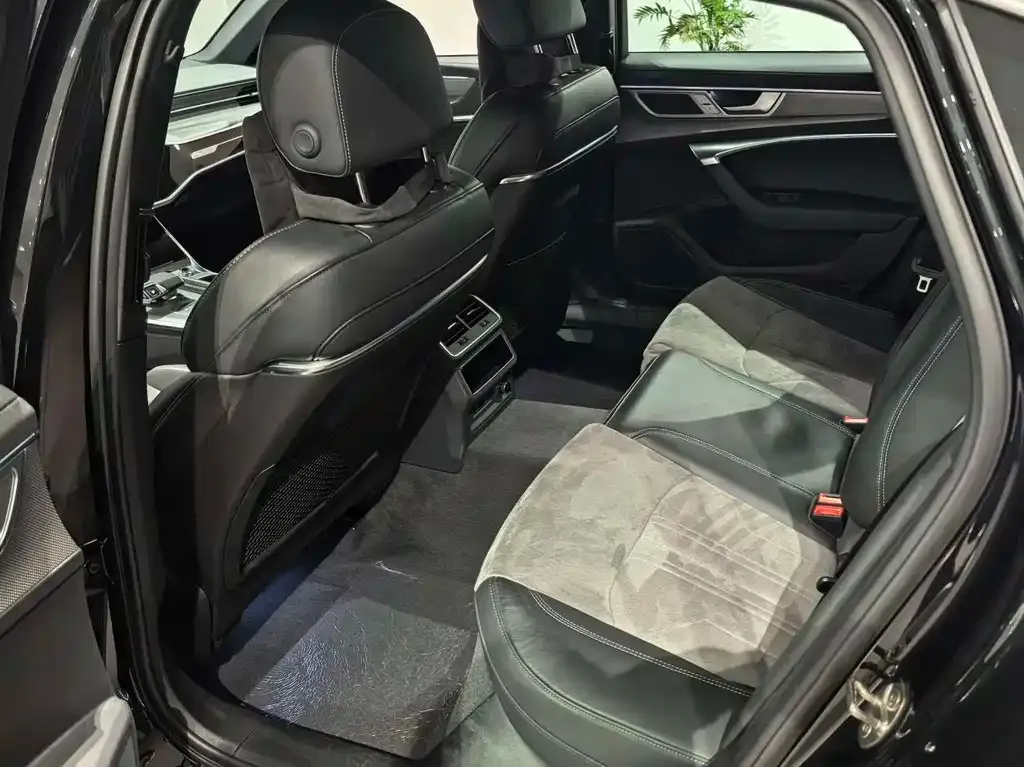 Audi A6L 2024 из CN, фото 6