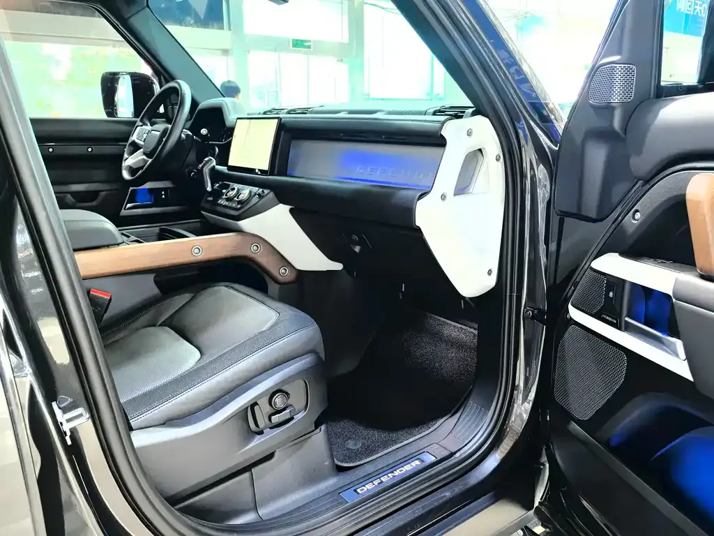 Land Rover Defender 2024 из CN, фото 10