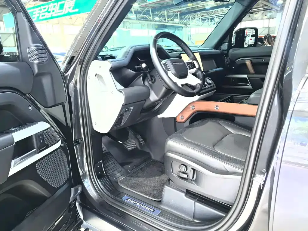 Land Rover Defender 2024 из CN, фото 5