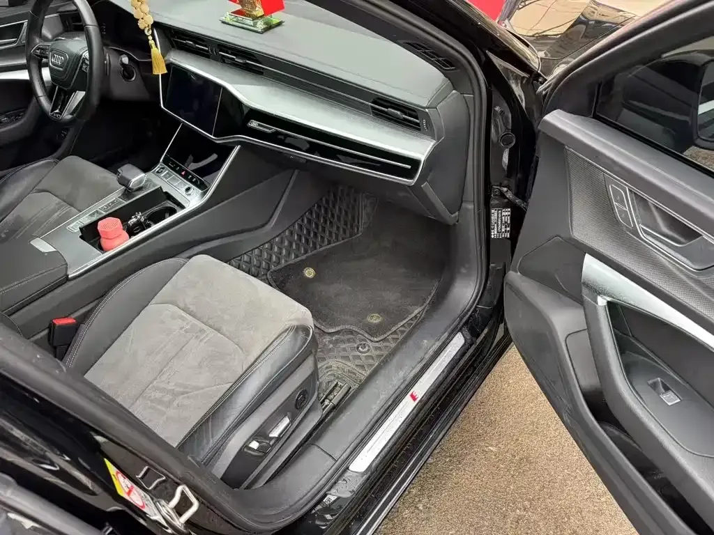 Audi A6L 2024 из CN, фото 6