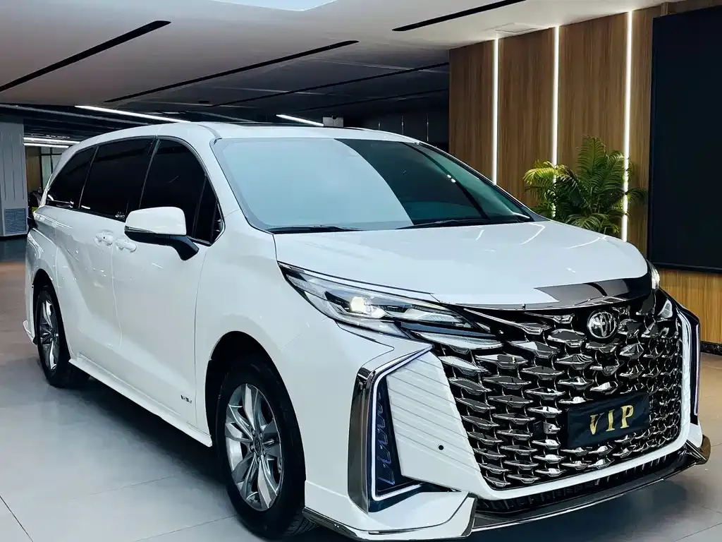Toyota Sienna 2024 из CN, фото 2
