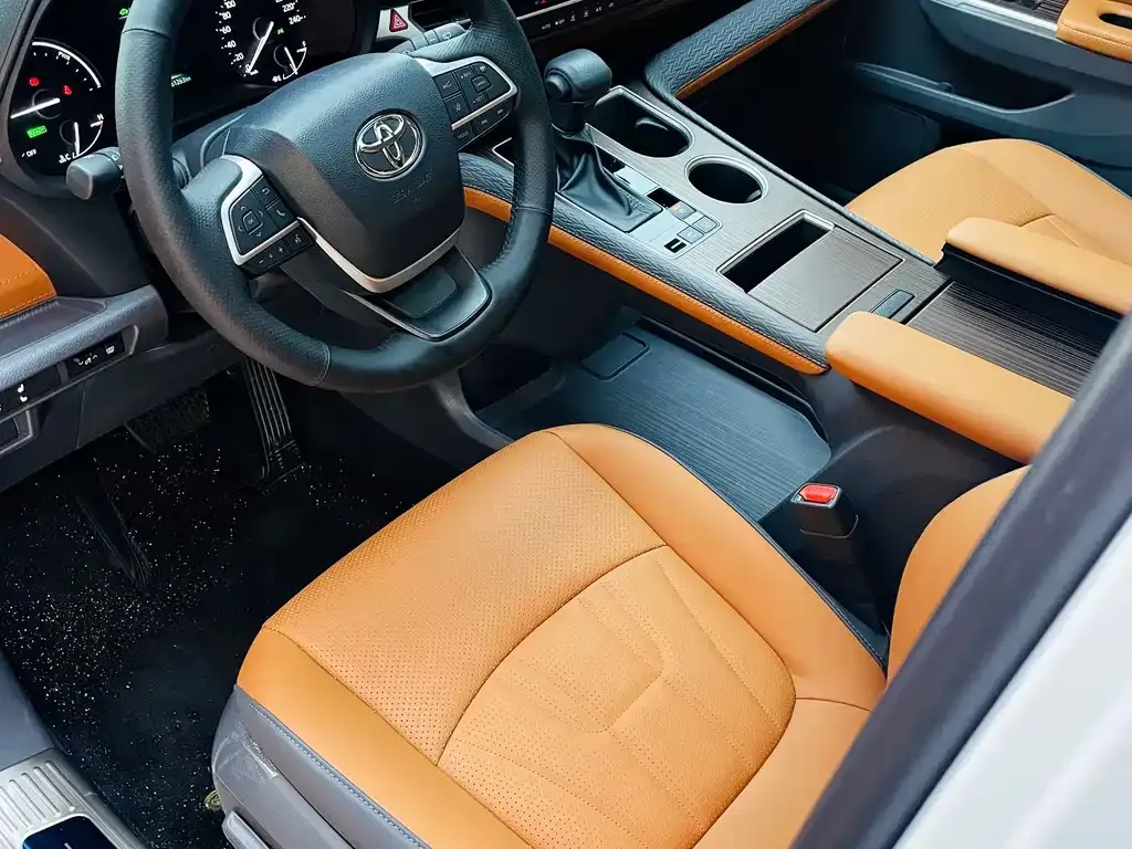 Toyota Sienna 2024 из CN, фото 5