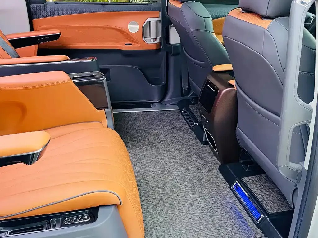 Toyota Sienna 2024 из CN, фото 7