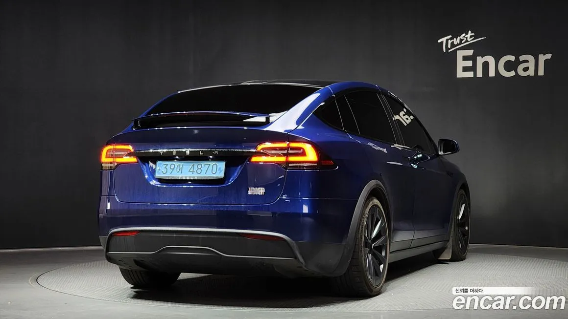 Tesla Model X 2023 из KR, фото 2