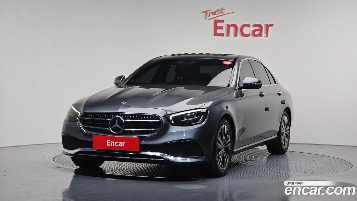 Mercedes-Benz E-Class — фото 1