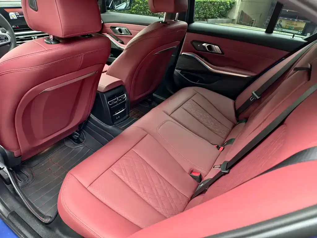 BMW 3 Series 2023 из CN, фото 9