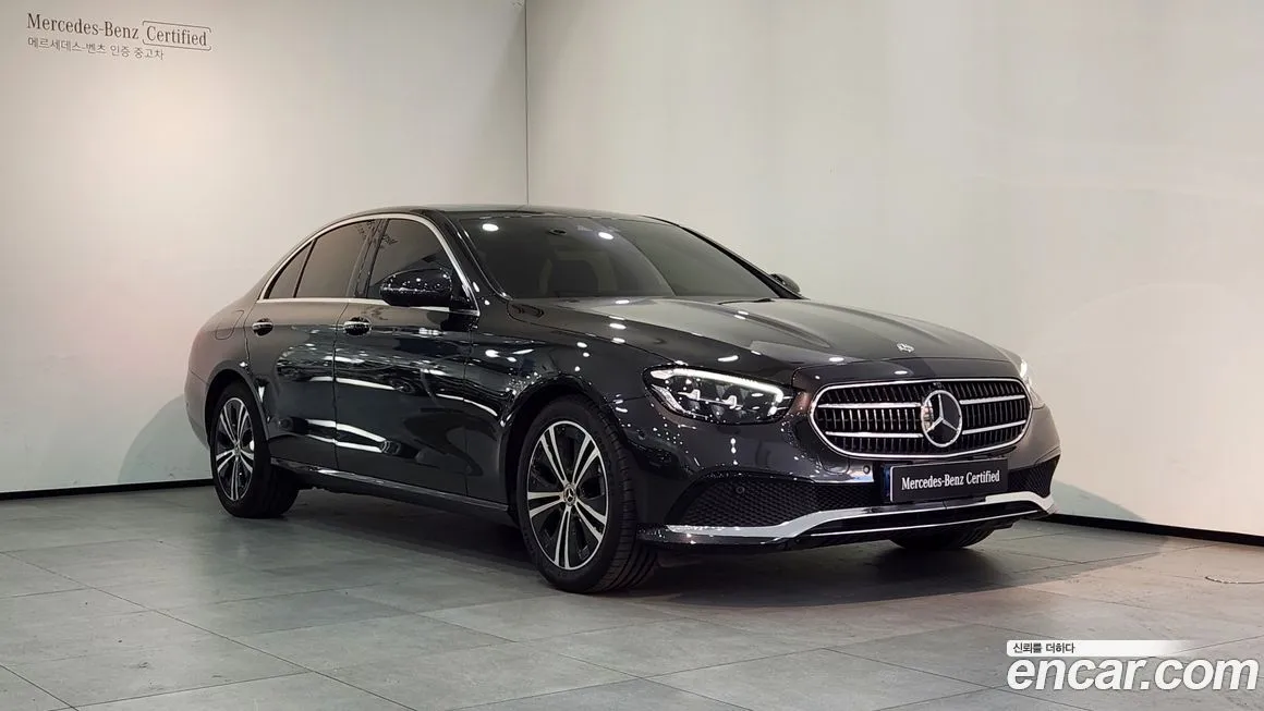 Mercedes-Benz E-Class — фото 1