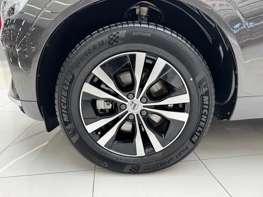 Volvo XC60 2023 из CN, фото 3