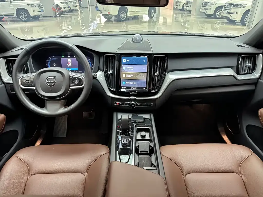 Volvo XC60 2023 из CN, фото 4