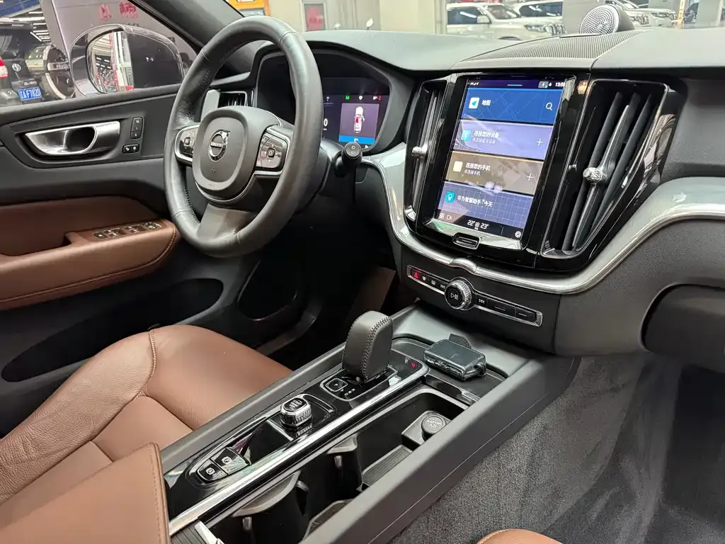 Volvo XC60 2023 из CN, фото 8