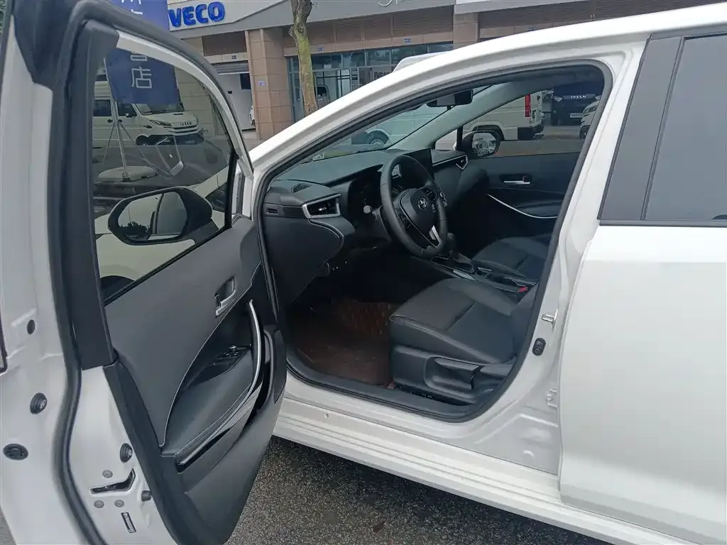 Toyota Corolla 2025 из CN, фото 9